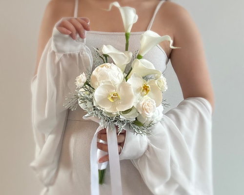 Aura.⌇﻿ アーティフィシャルフラワー クラッチブーケ 海外風 前撮り