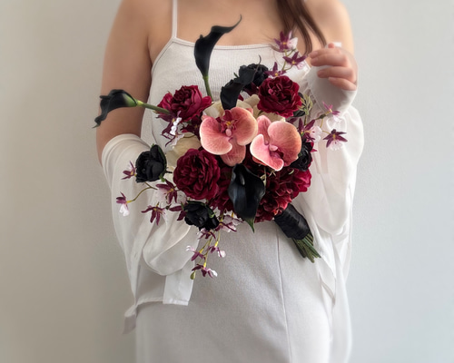 ウェディング ♡ クラッチブーケ アーティフィシャルフラワー 海外風♡ DARK BLUSH⌇﻿ アーティフィシャルフラワー クラッチブーケ 海外風 前