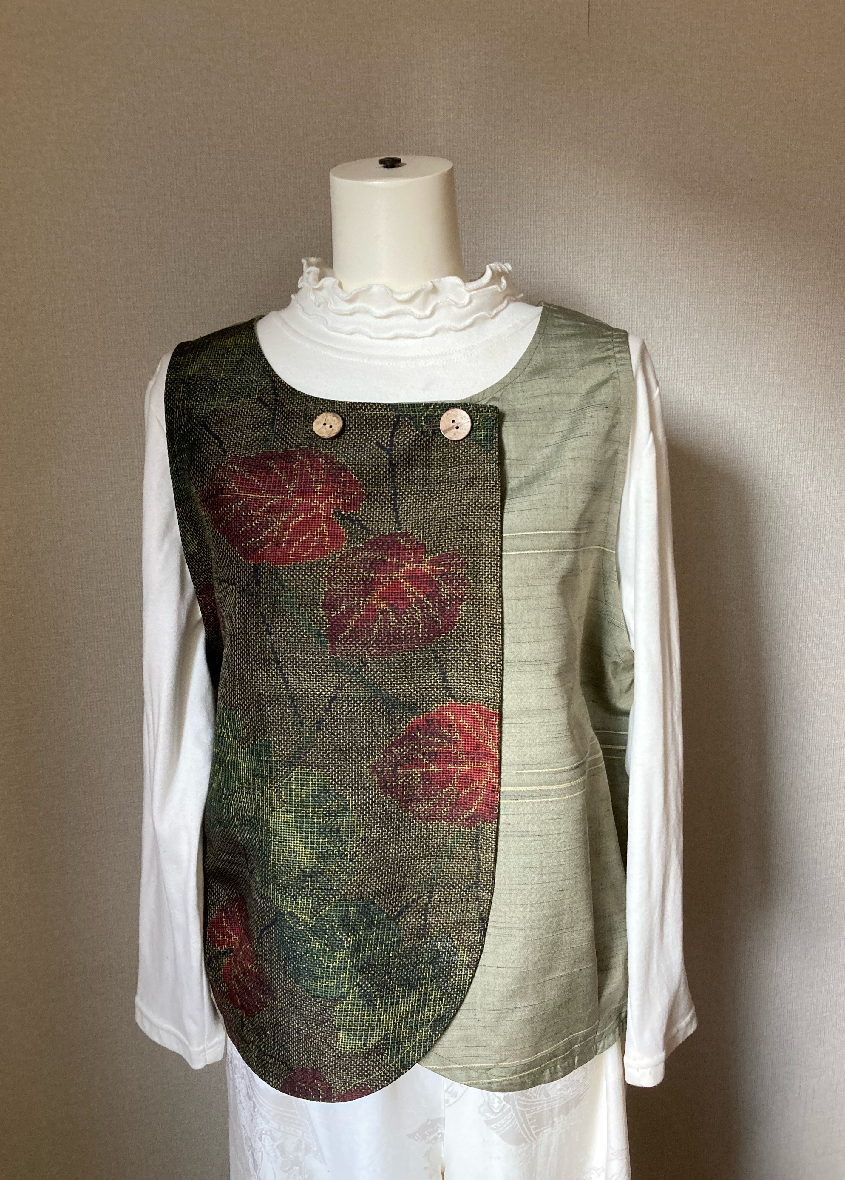 着物リメイク　ベスト　絹　紬　ハンドメイド