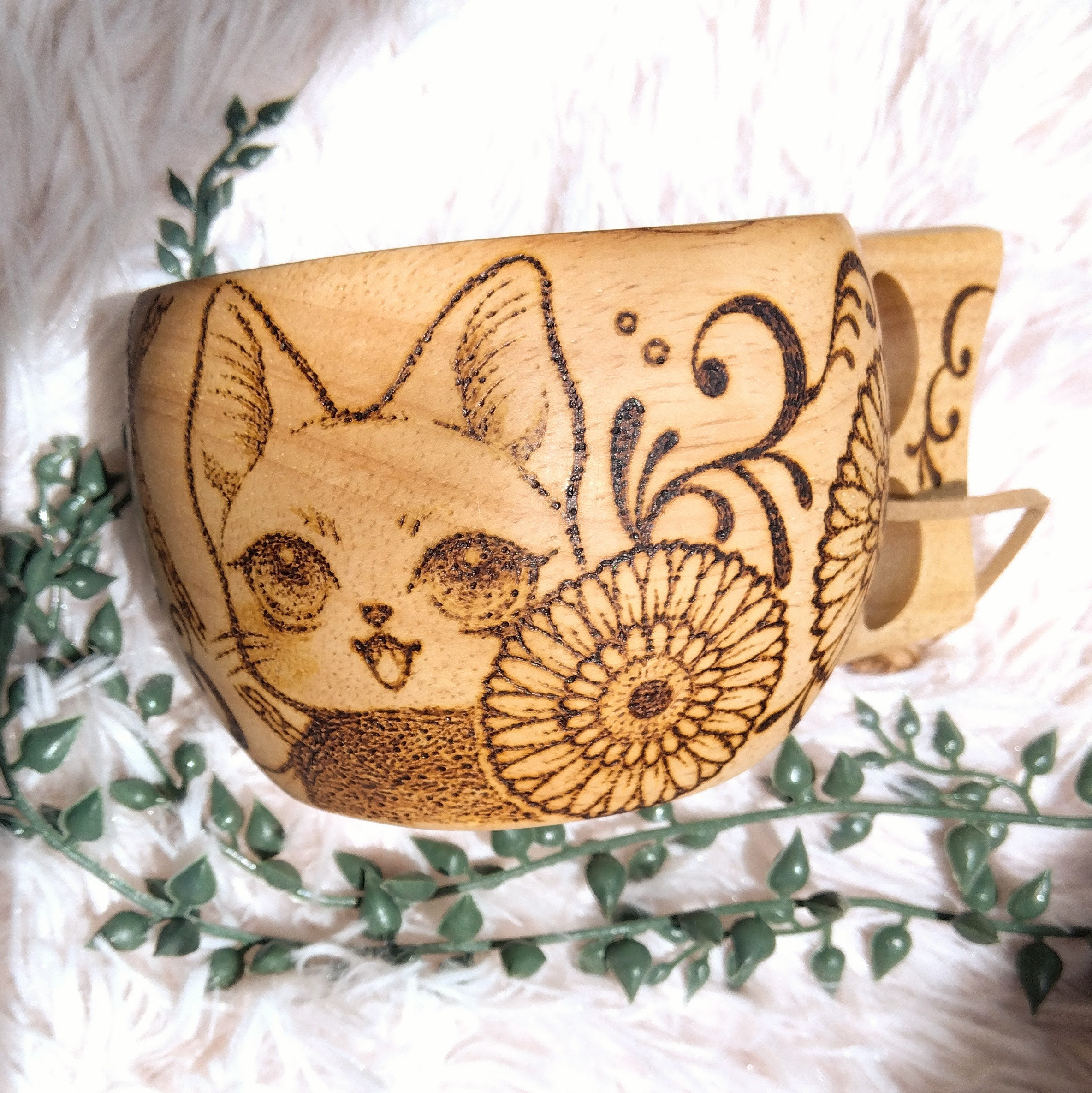 ウッドバーニング　ククサ（木製マグカップ）【ミルル草と猫の番人】名入れあり