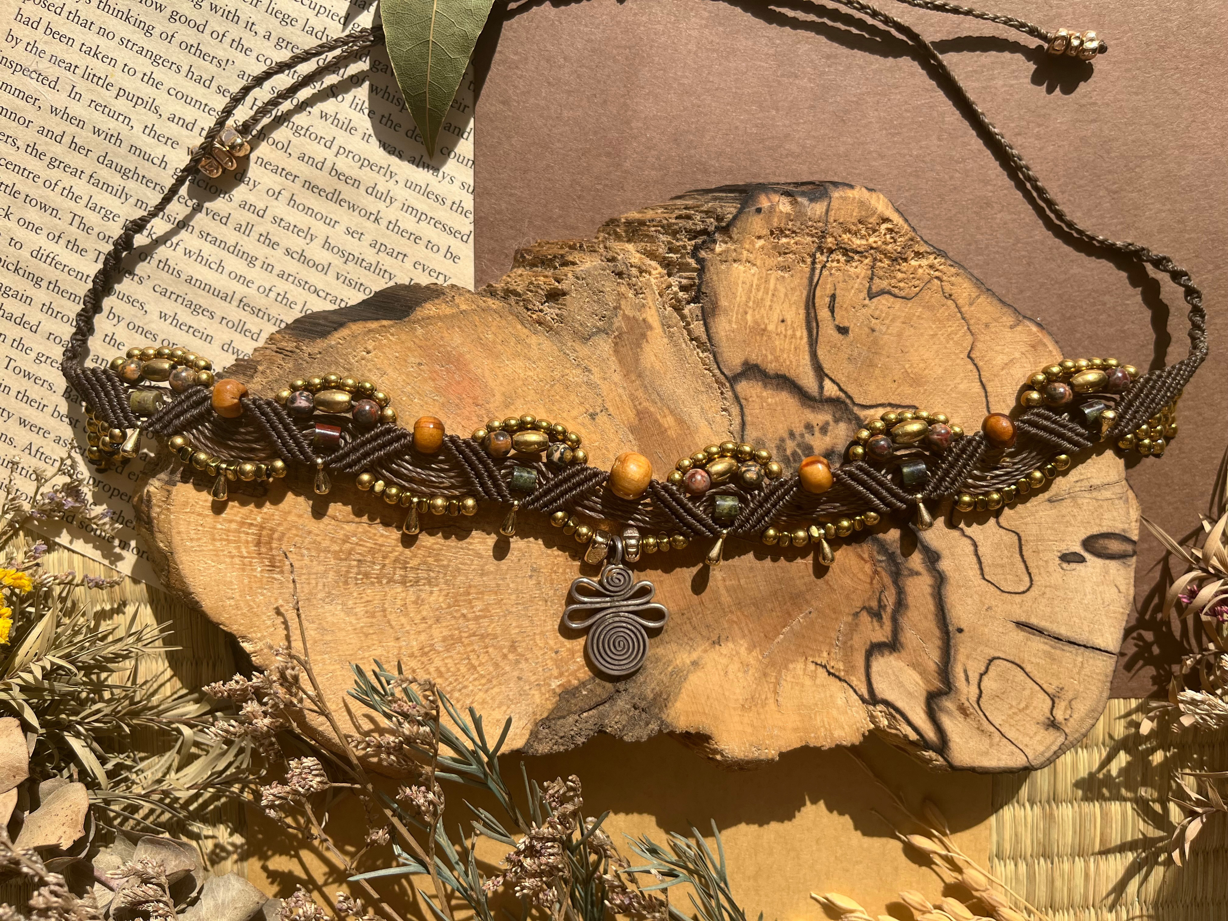 khaki青海波模様カレンsilver＊hematite.Dragon Brad stone. pine〜choker