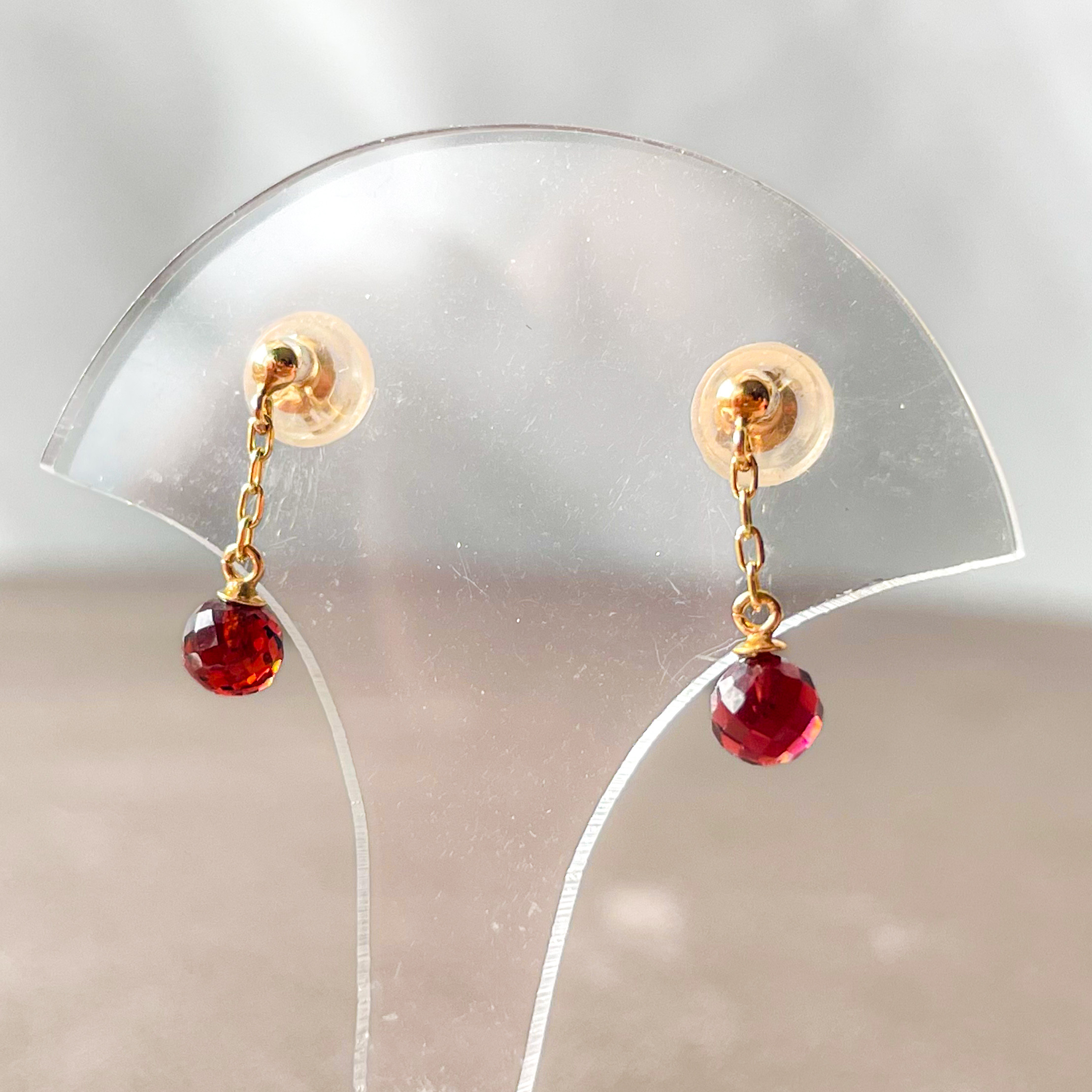 Fruit de Grenade（フリュイ・ドゥ・グルナード）― K10×ガーネットの瑞々しいピアス