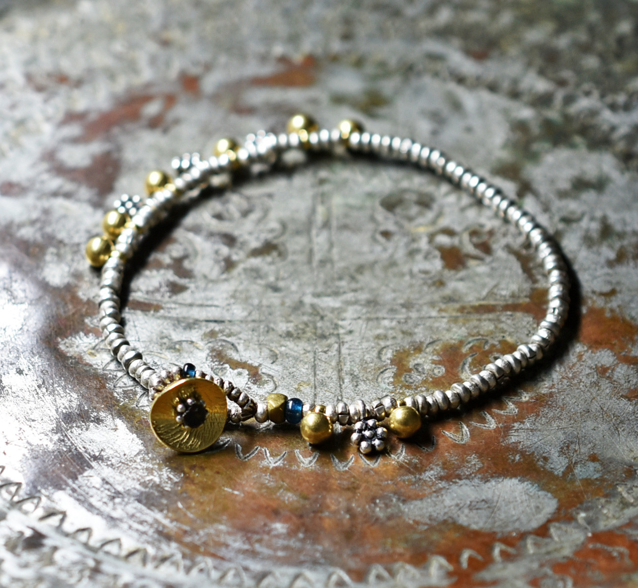 シャン族oldシルバーとカレンシルバー、まん丸インドブラス＆インドシルバー小花、oldオリッサブラス、インディゴブルービ