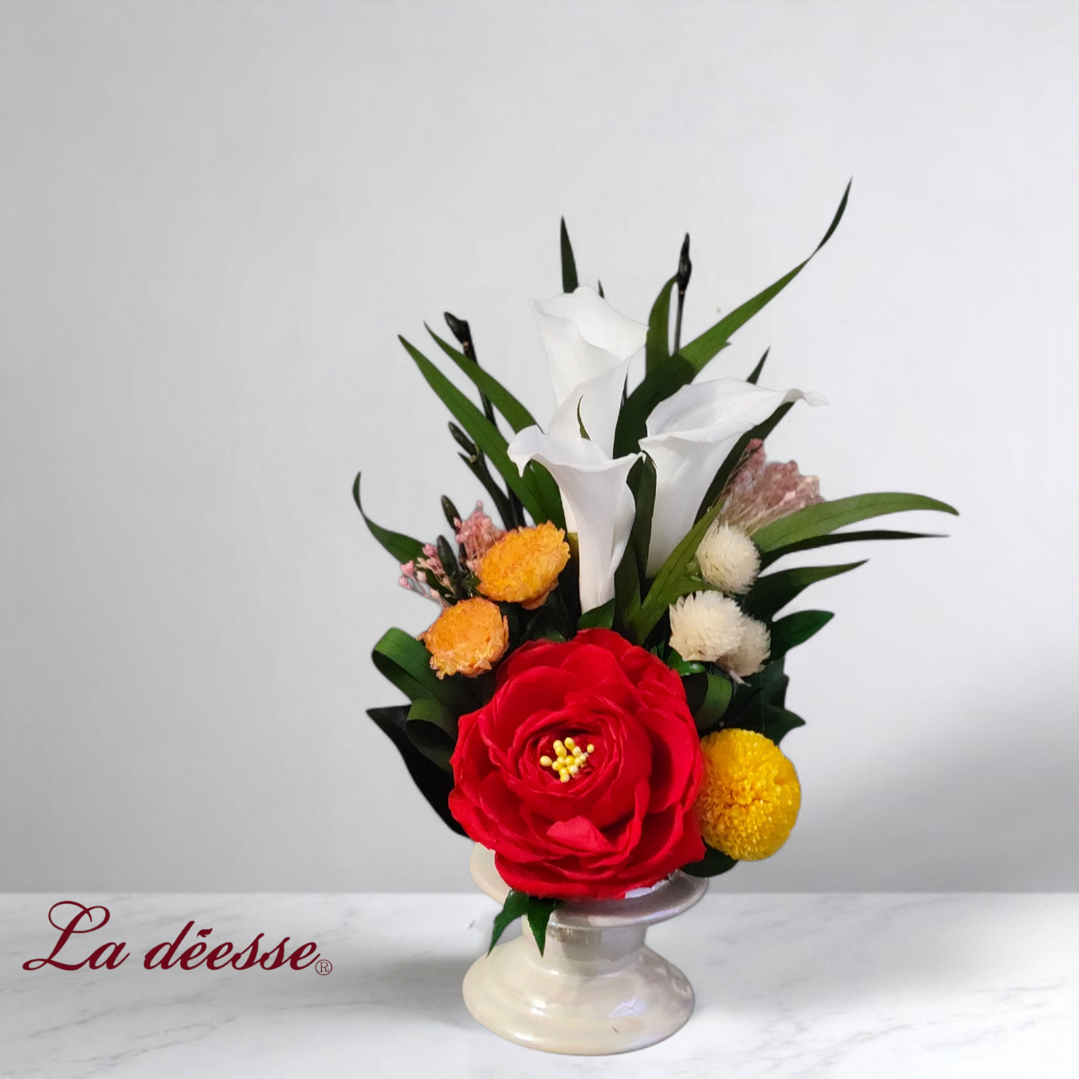 想いを整える椿の佇まい｜人を迎える場所に｜和風モダンプリザーブドフラワー【Creema限定】