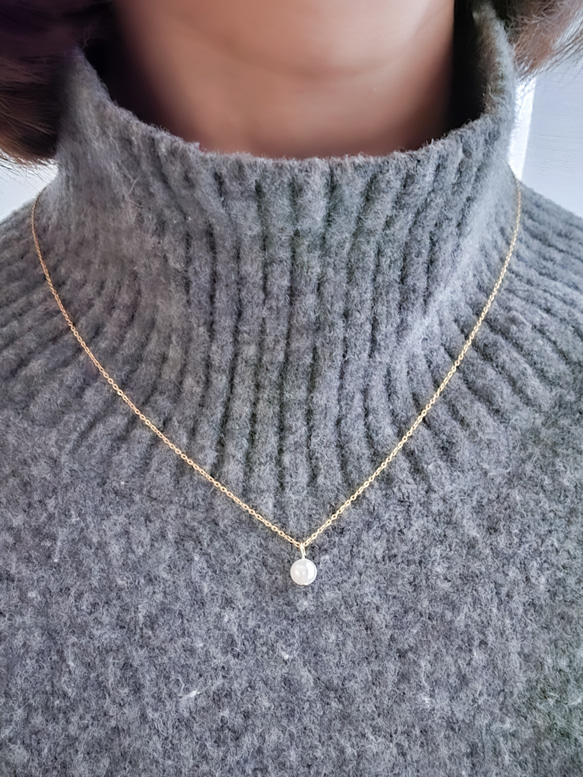 上品1粒パールの華奢ネックレス サージカルステンレス つけっぱなしOK プレゼント フォーマル　スキンネックレス 3枚目の画像