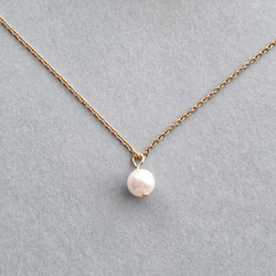 上品1粒パールの華奢ネックレス サージカルステンレス つけっぱなしOK プレゼント フォーマル　スキンネックレス 4枚目の画像