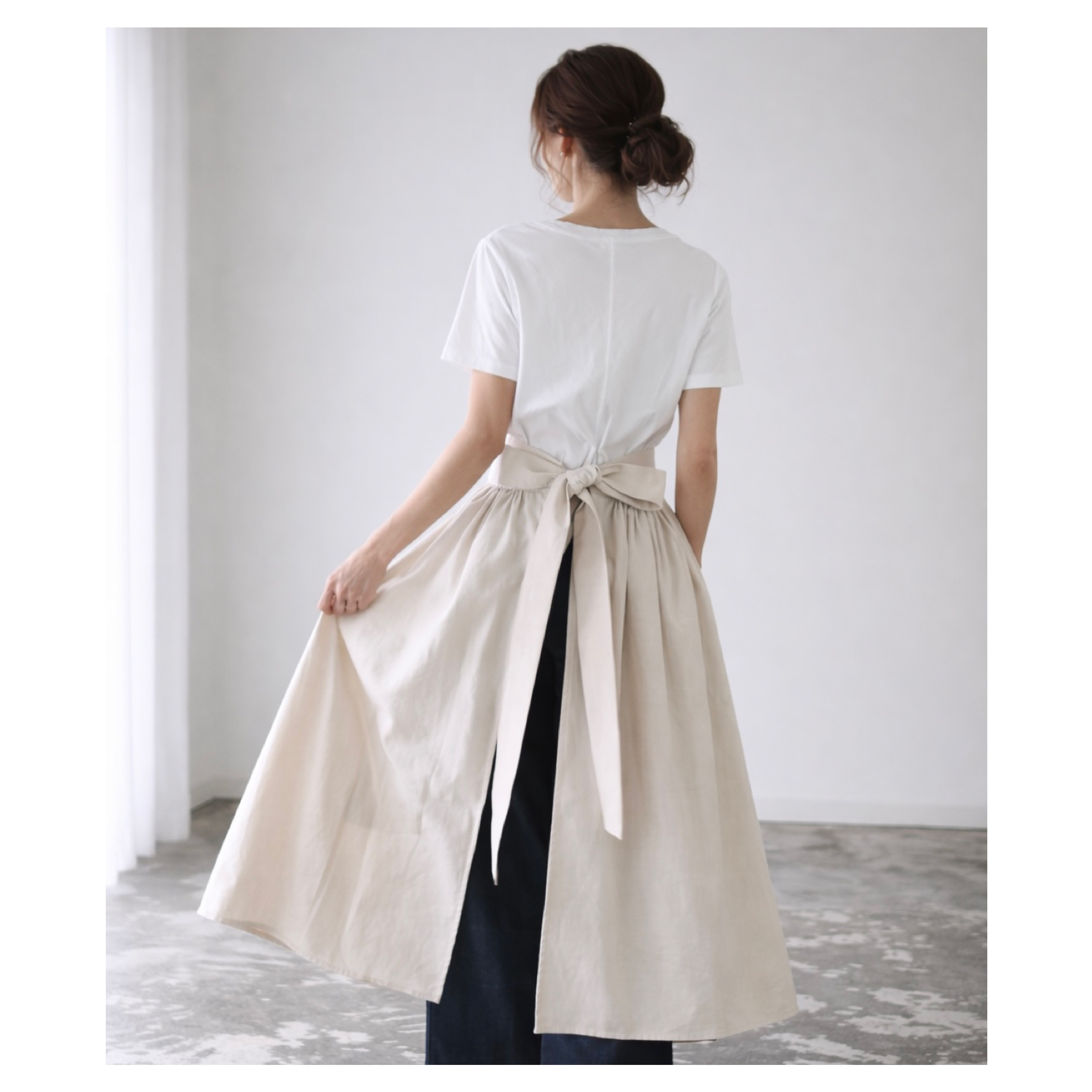 リネンギャザーカフェエプロン／おうち時間もお洒落に過ごすコットンリネンエプロン／生成り