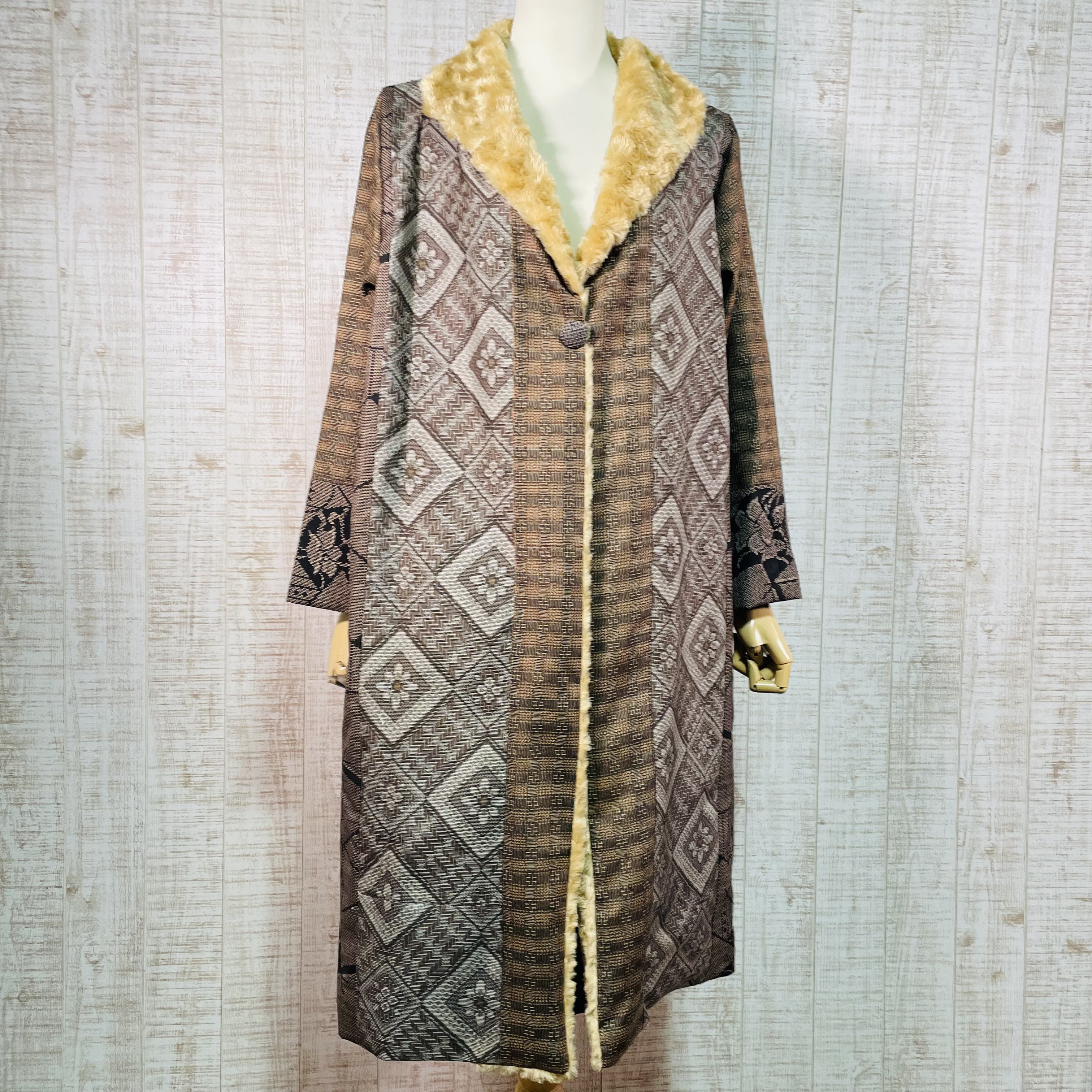 新作＊希少龍郷など茶系大島紬＆ファー立ち襟裏地付きロングコートＬ～ＬＬ