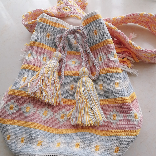 100%ハンドメイド】かわいいハローキティ柄のワユーバッグ、レース糸
