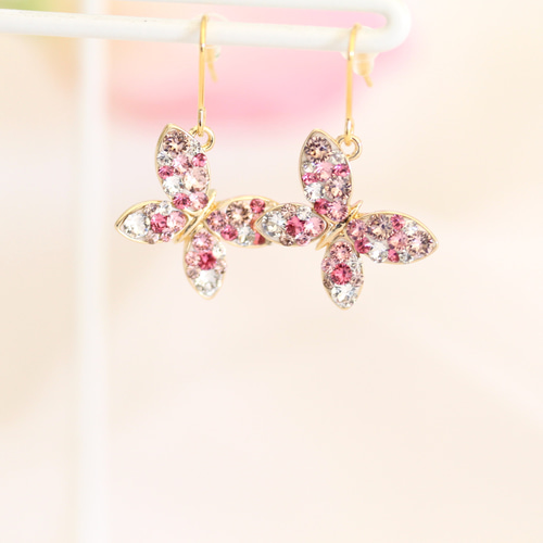 花と蝶々｜濃桜色のピアス/イヤリング ピアス（その他） 12/flowers