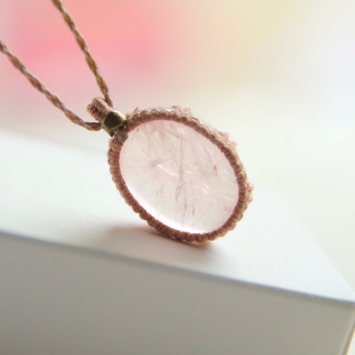 ローズクオーツ＊淡いさくら色】天然石のマクラメネックレス