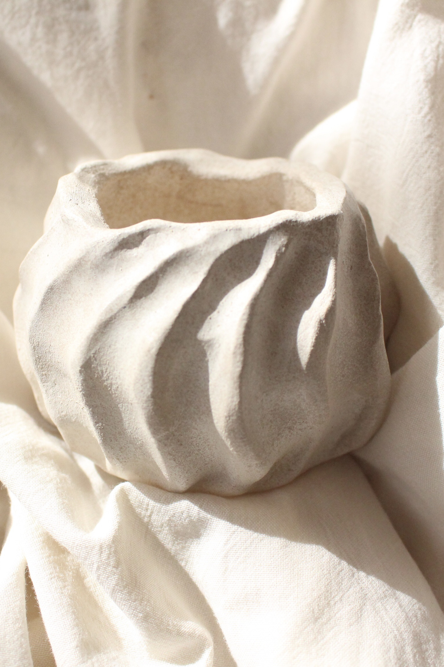 Wavy pot【White】| オーブン陶土　鉢　多肉植物　サボテン　塊根植物