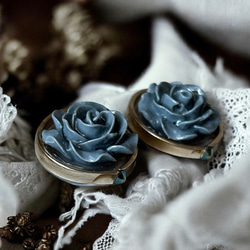 2way/くすみグレーブルーの薔薇×インド刺繍リボン×スワロのアンティークな薫り漂うニュアンス薔薇ピアス・イヤリング 7枚目の画像