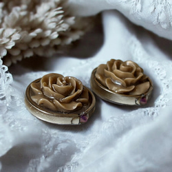 2way/くすみイエローブラウンの薔薇×インド刺繍リボン×スワロのアンティークな薫り漂うニュアンス薔薇ピアス・イヤリング 8枚目の画像