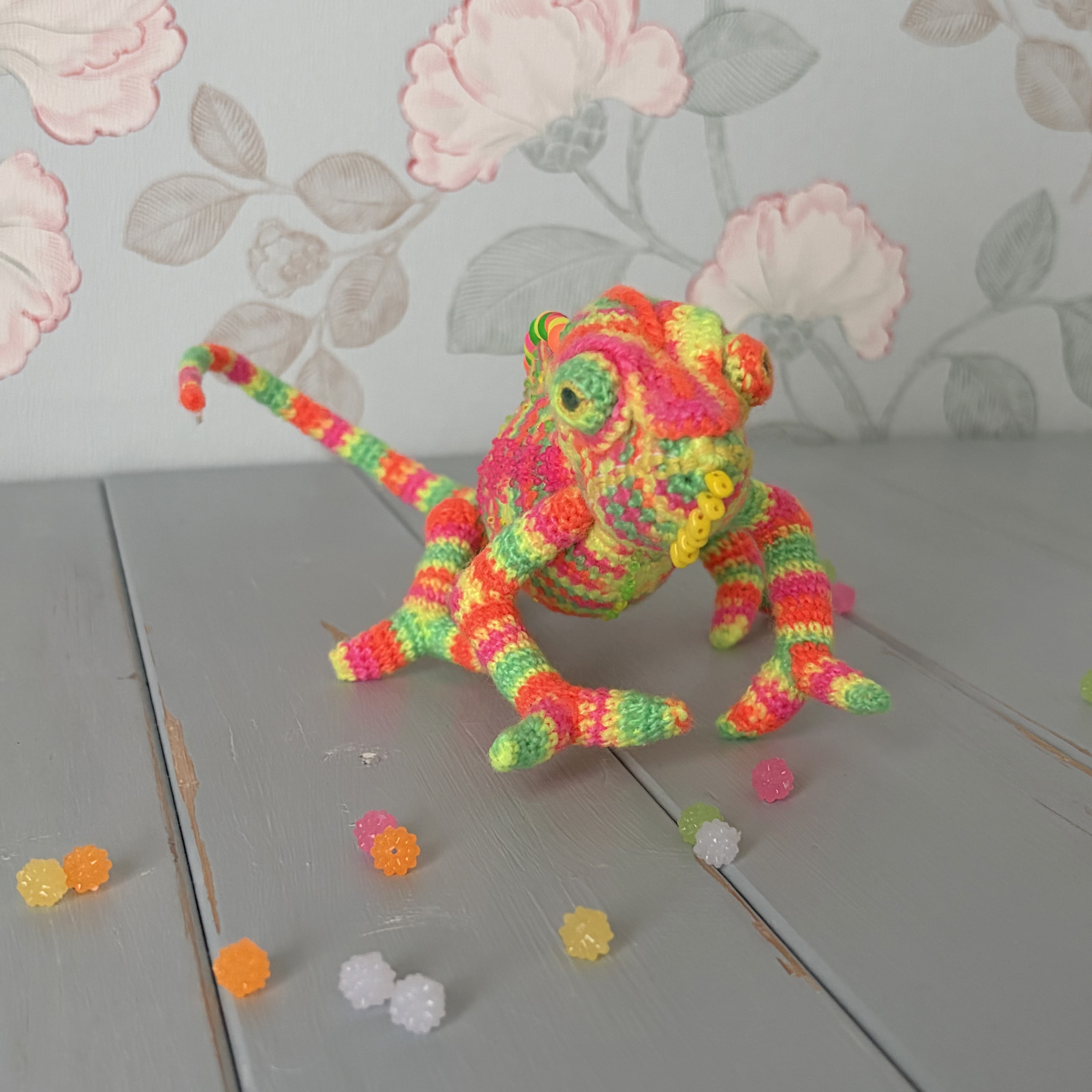 カメレオンあみぐるみ パンサーカメレオン 金平糖カラー