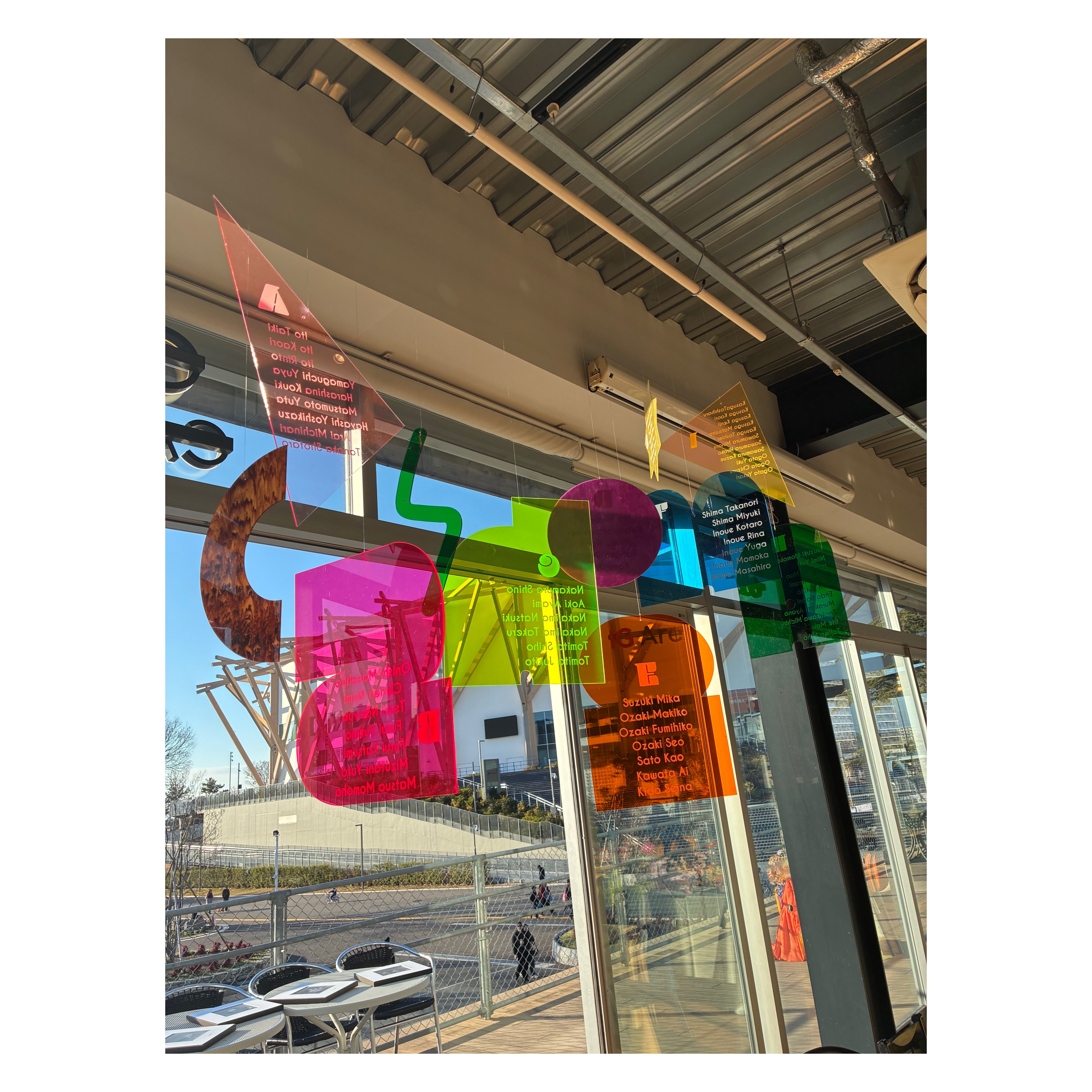 ーColor Acrylic Seating Chartー 光を纏うアクリルのシーティングチャート