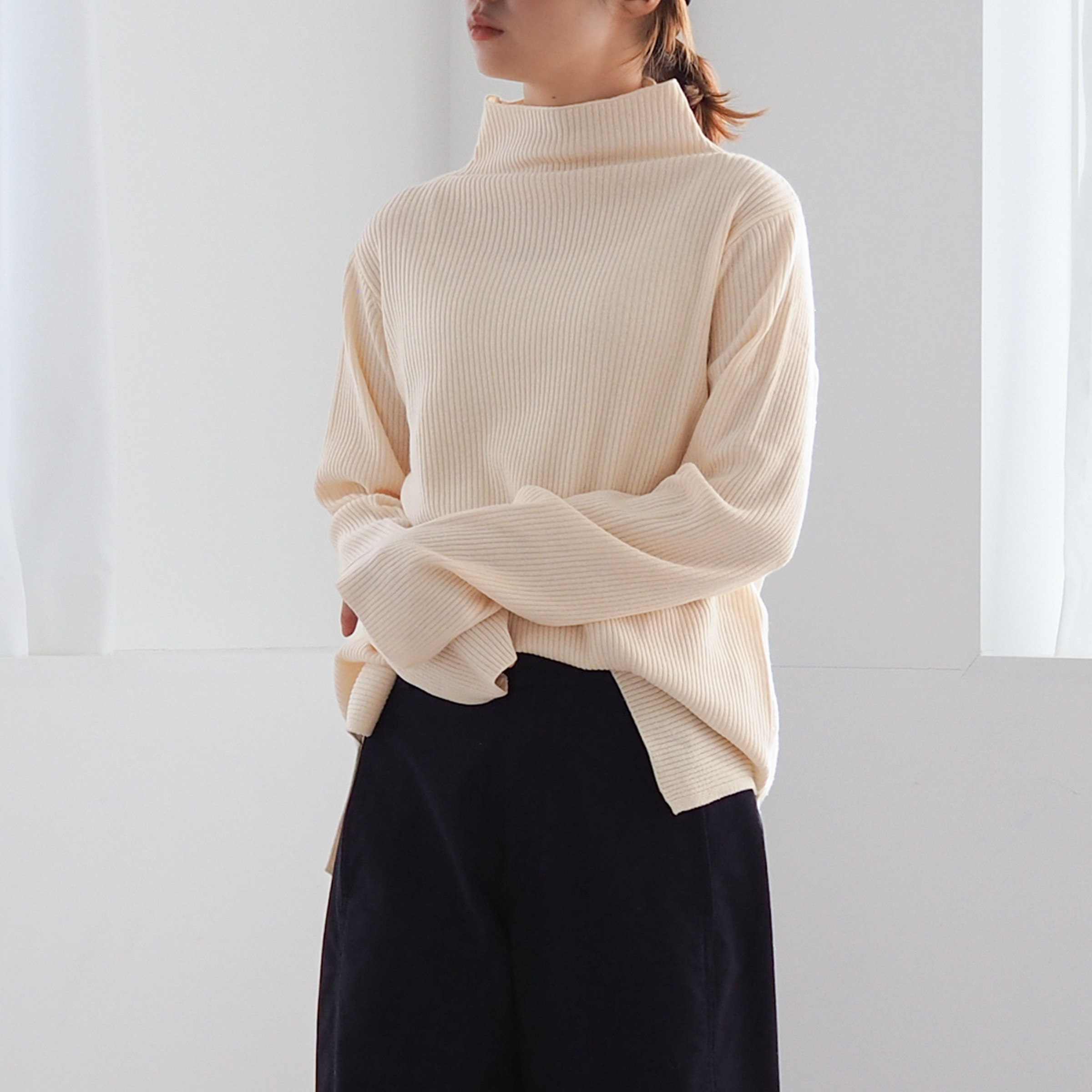 【選べる5色】春まで◎ 体型カバー＋お顔すっきりが嬉しいボトルネックニット Little B(長袖) 4,818円