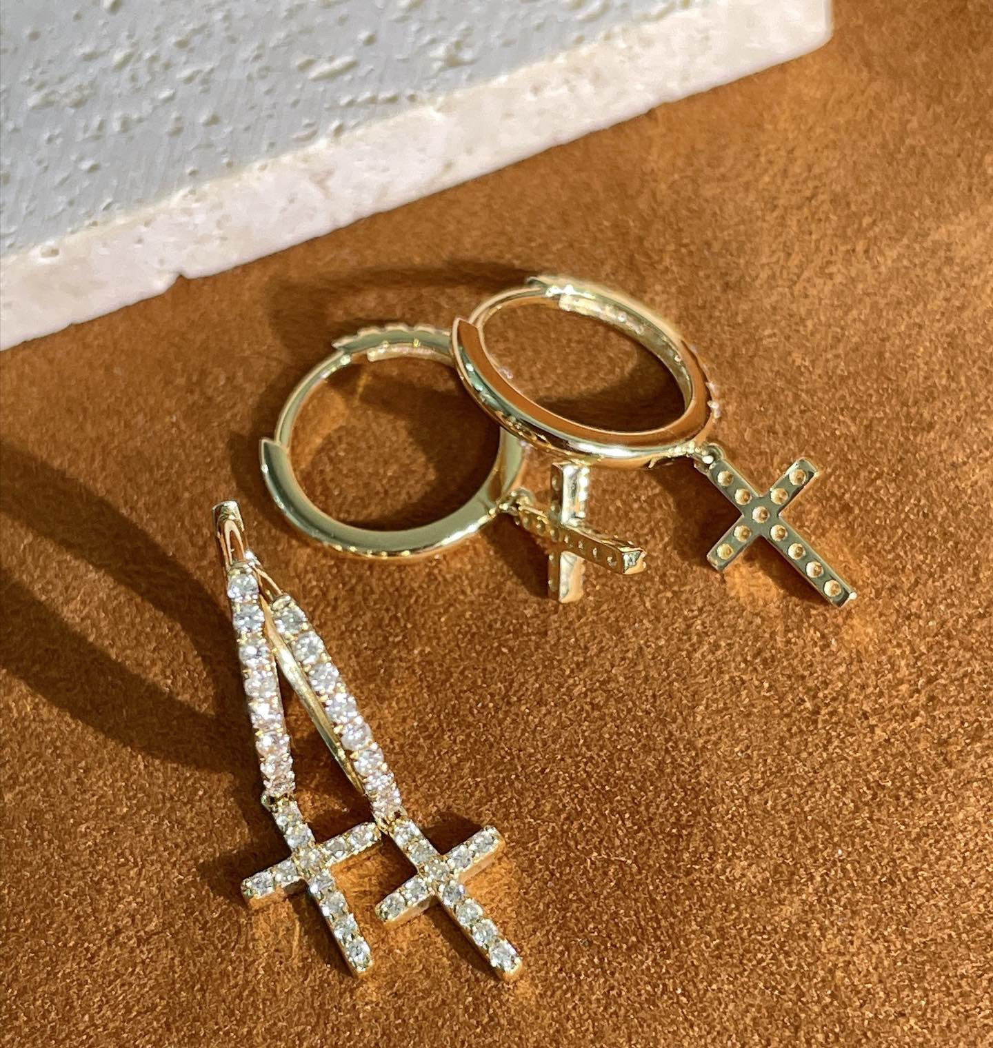 クロスモチーフ　天然ダイヤモンドピアスk18 2802