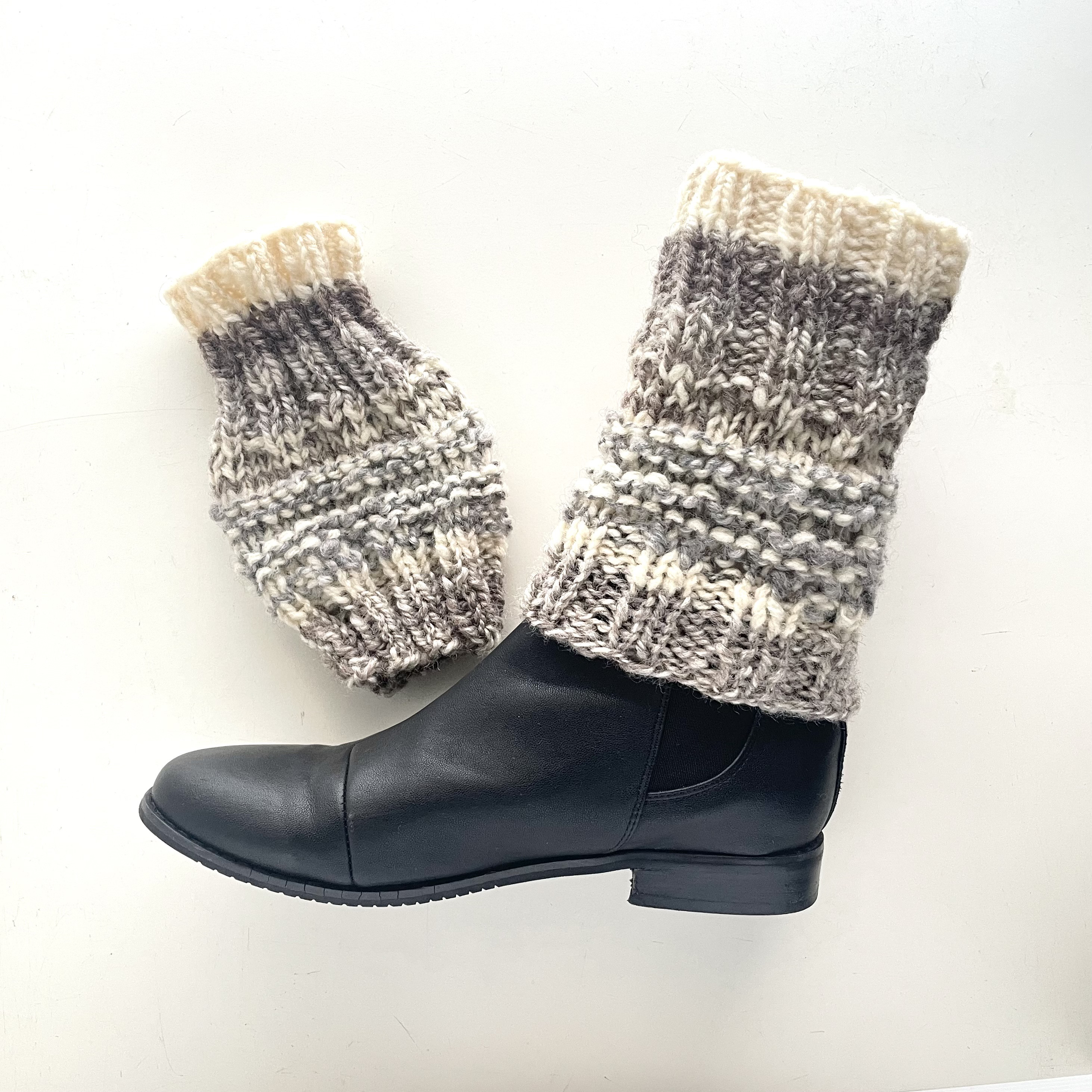 手紡ぎ手編みのレッグウォーマー　ナチュラル　Ｌ-207