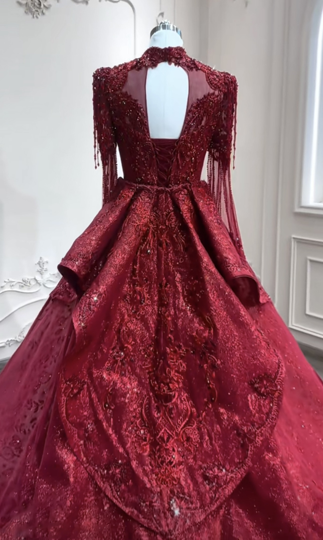 WEB限定　ラッパ袖　シースルー長袖トレーン　編み上げ　背中空き花嫁　マーメイドドレス　パーティー演奏会コンテスト発表会