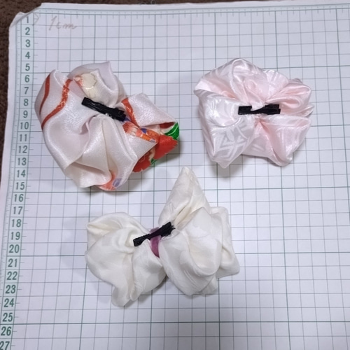 101】七五三 赤顎紐リボン付き 髪飾り ヘッドドレス 雛祭り 成人式