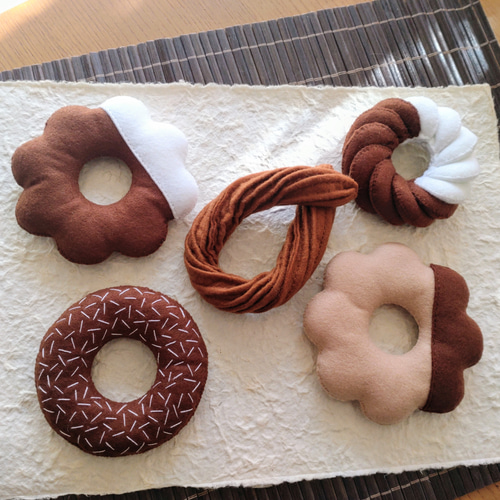 受注製作】フェルト ドーナツ&チュロス5個セット おもちゃ・人形 dliz