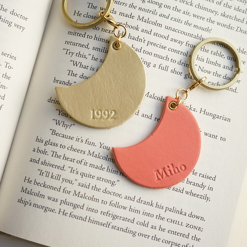 本革【月】チャーム [名入れOK] / hoshinooto /キーリング