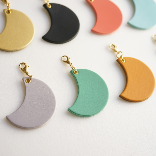 本革【月】チャーム [名入れOK] / hoshinooto /キーリング