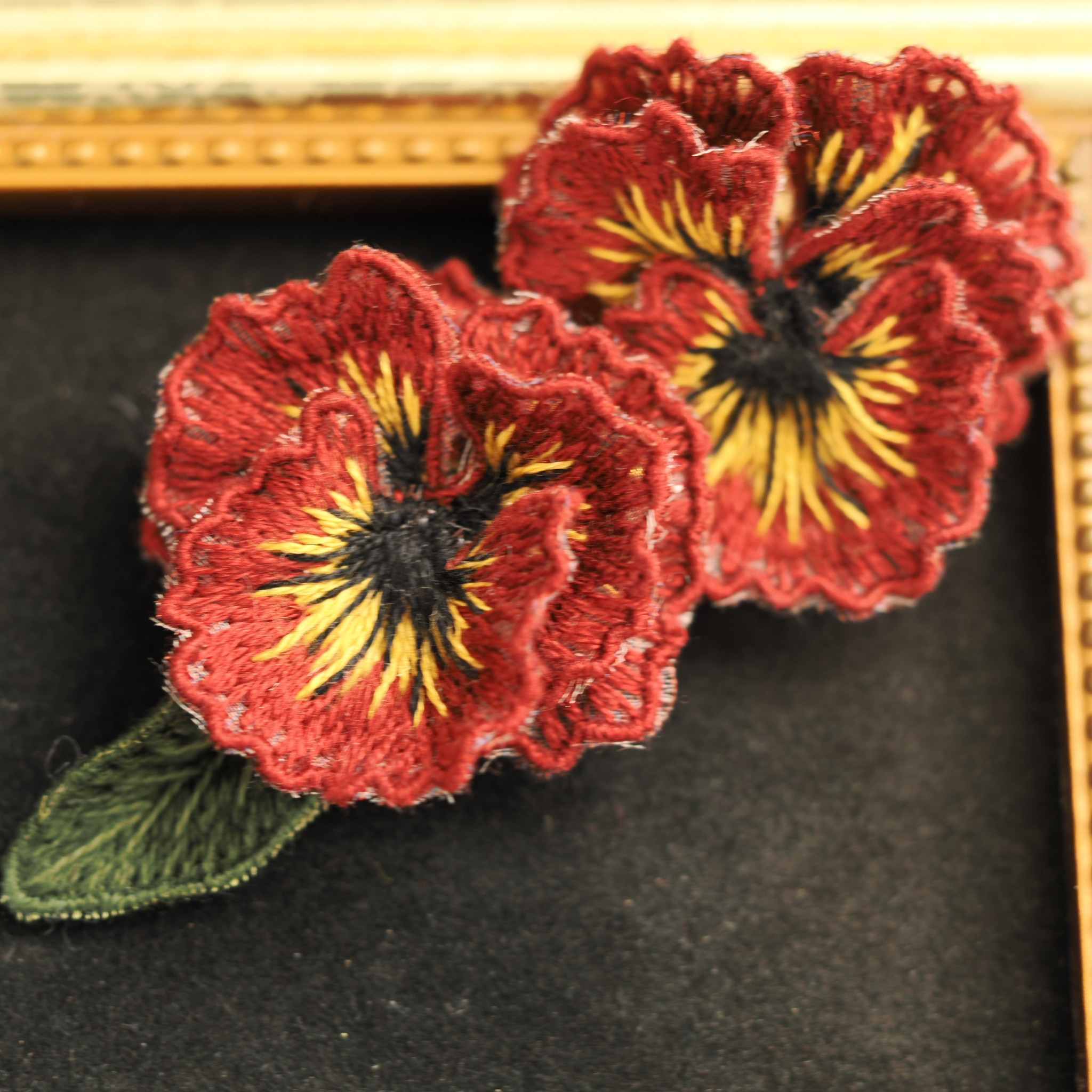 violeni frill -deep red- 684