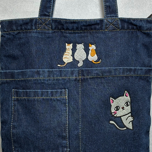 3匹背中猫の刺繍 内ポケット付き ZIP式 デニムトートバッグ A4