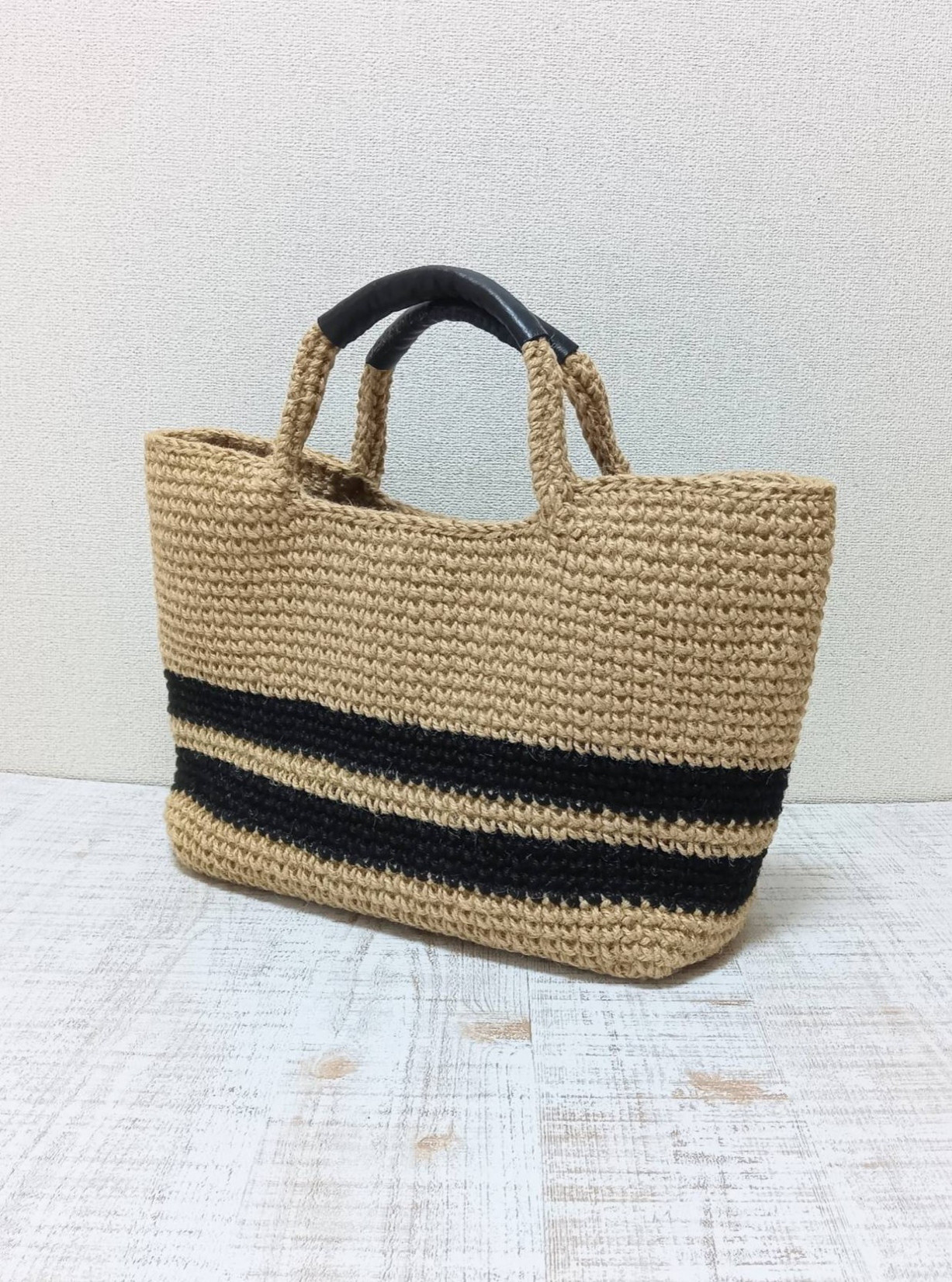 Newボーダー横長麻ひもバッグ/革巻き持ち手/ブラック/麻紐