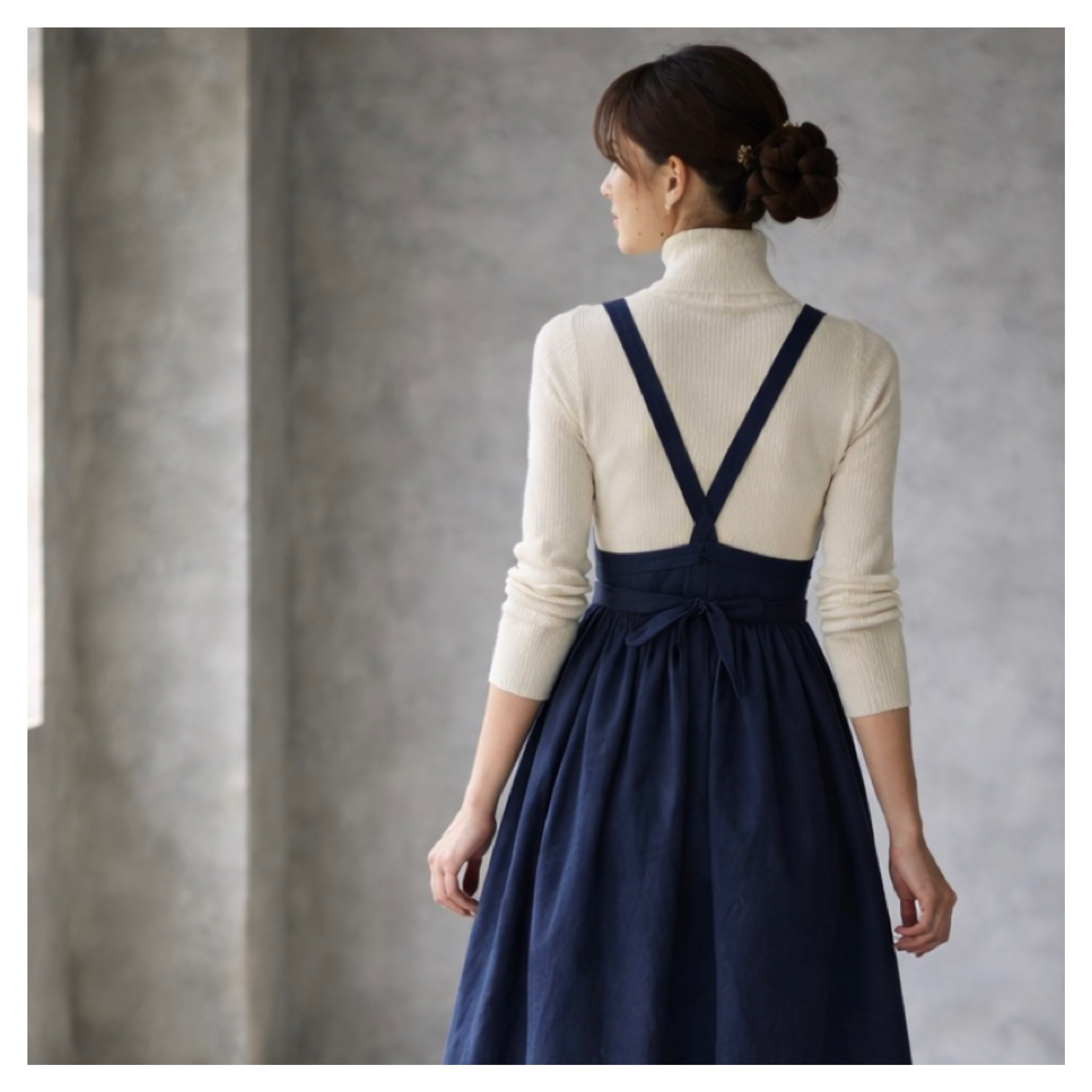 そのままお出かけリネンエプロン／おうち時間もお洒落に過ごす柔らかコットンリネンヴィンテージ加工ギャザーエプロン／ネイビー