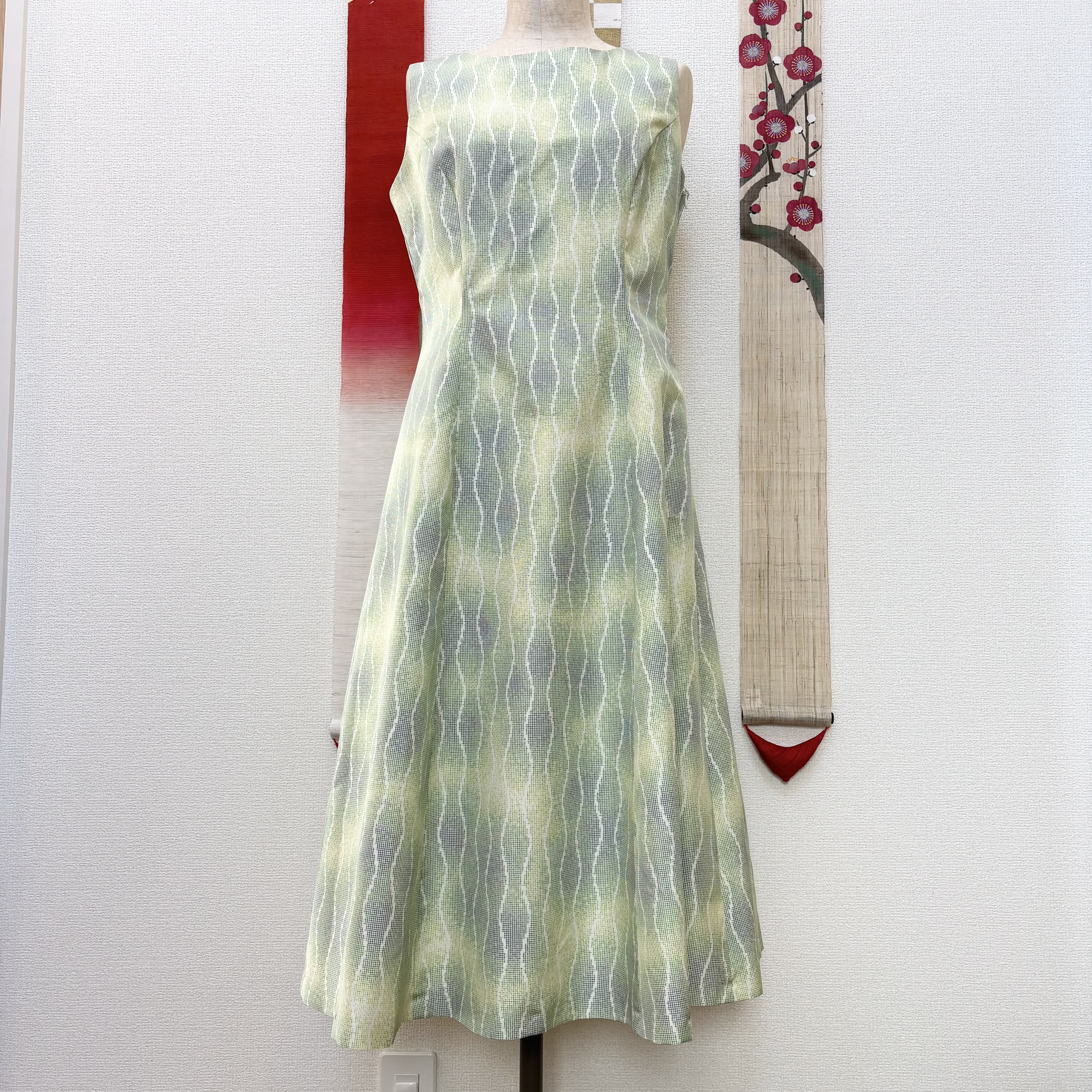 静かに優雅さを纏う大島紬プリンセスラインワンピース　待春