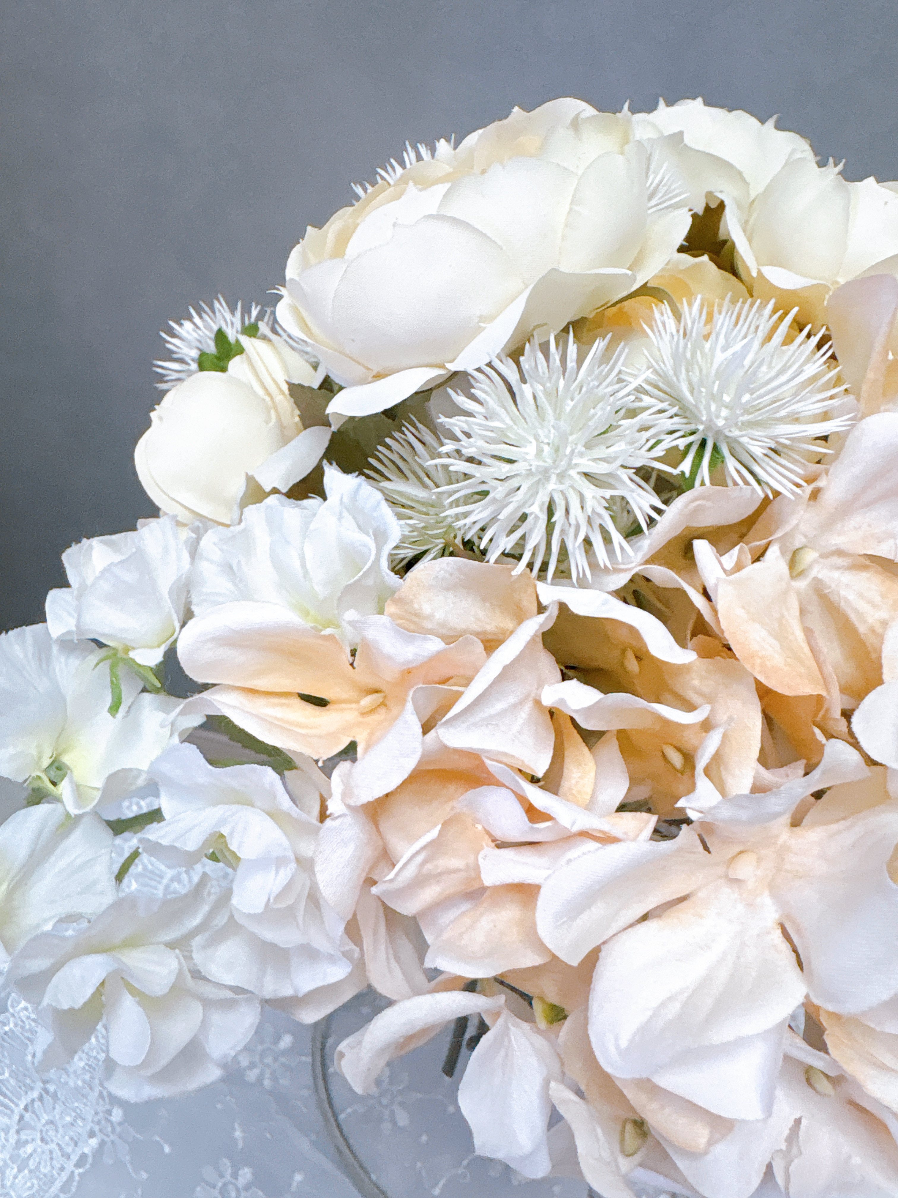 送料無料　明るいベージュホワイトのブーケ　ウエディングや七五三やプレゼントに　アーティフィシャルフラワー