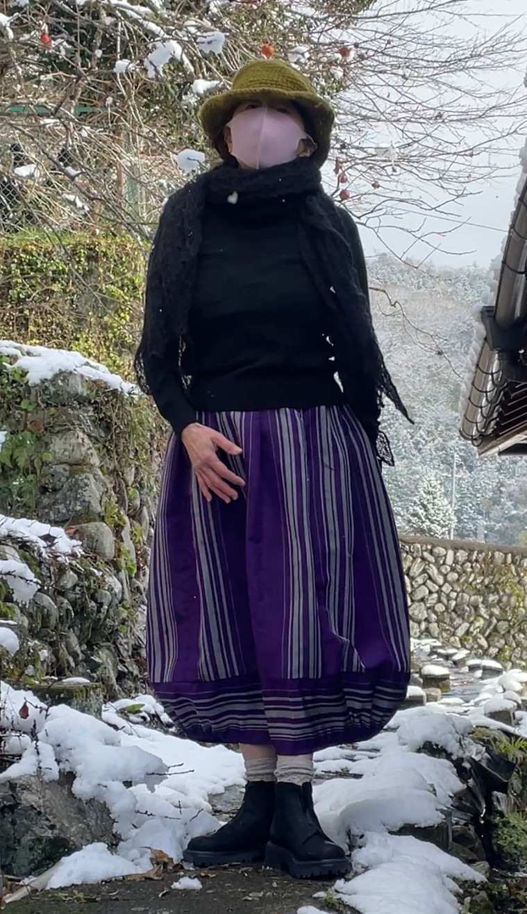 訳あり品特価銘仙着物リメイクコクーンスカート紫ボリューム控えめバルーン裏地なしsk−0008