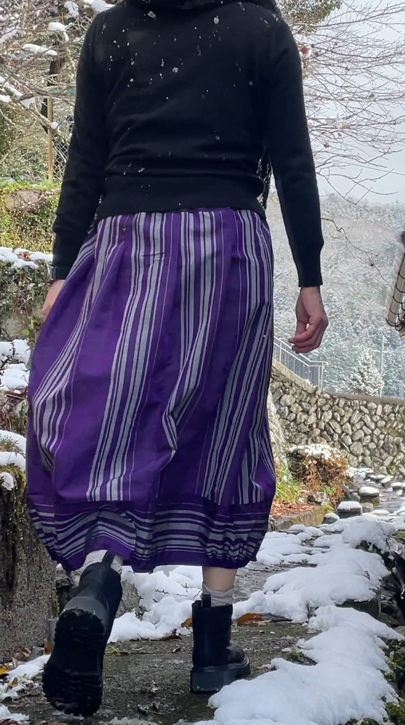 訳あり品特価銘仙着物リメイクコクーンスカート紫ボリューム控えめバルーン裏地なしsk−0008