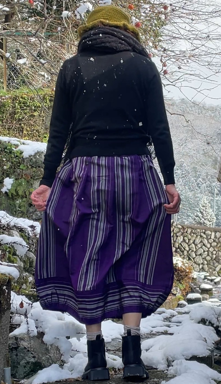 訳あり品特価銘仙着物リメイクコクーンスカート紫ボリューム控えめバルーン裏地なしsk−0008