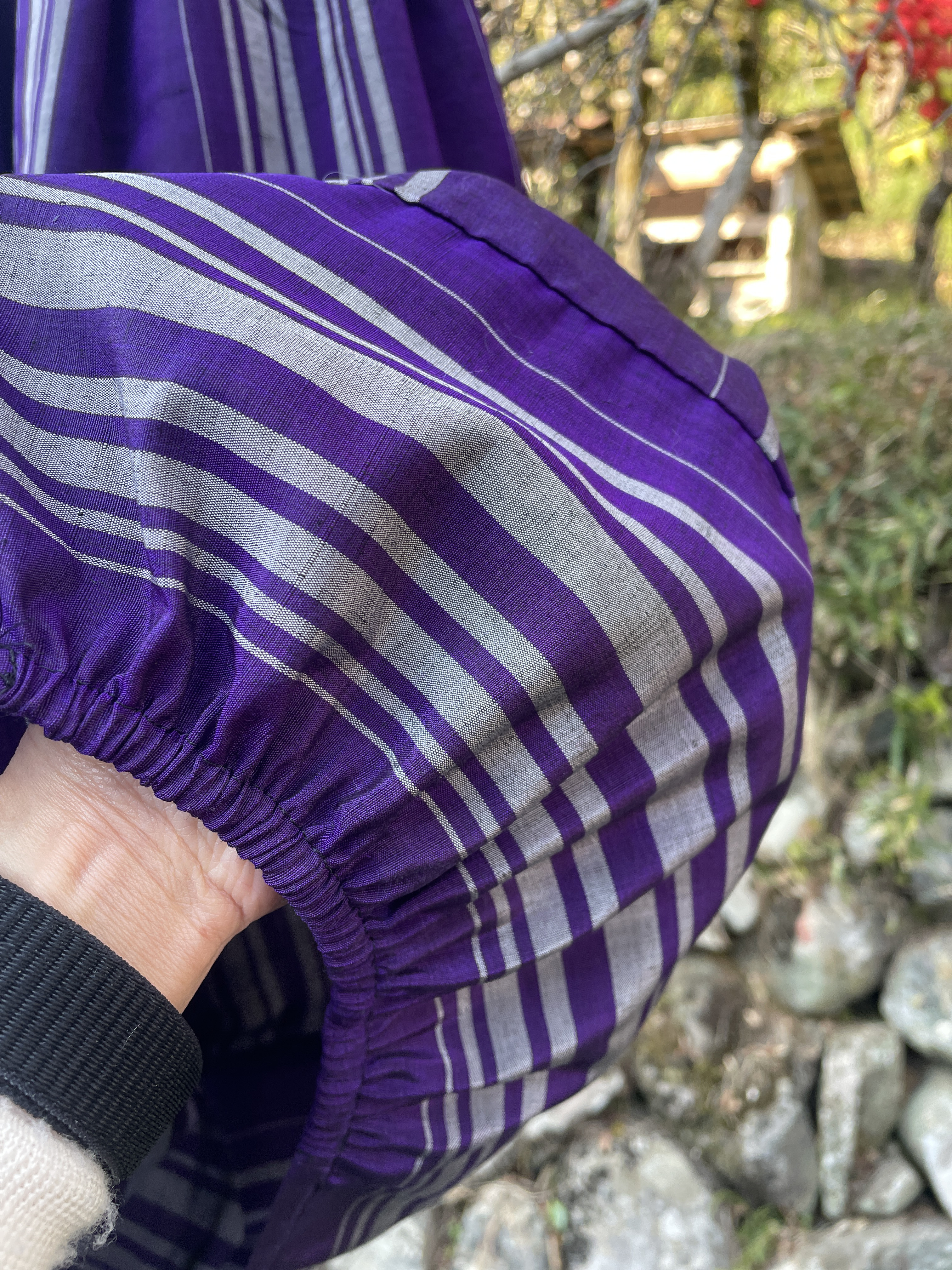 訳あり品特価銘仙着物リメイクコクーンスカート紫ボリューム控えめバルーン裏地なしsk−0008