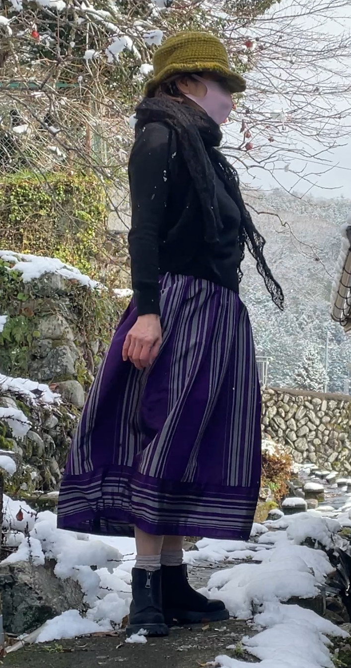 訳あり品特価銘仙着物リメイクコクーンスカート紫ボリューム控えめバルーン裏地なしsk−0008