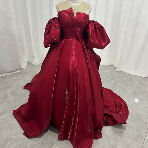 高品質！カラードレス ボルドー色 ベアトップ パフスリーブ 光沢感