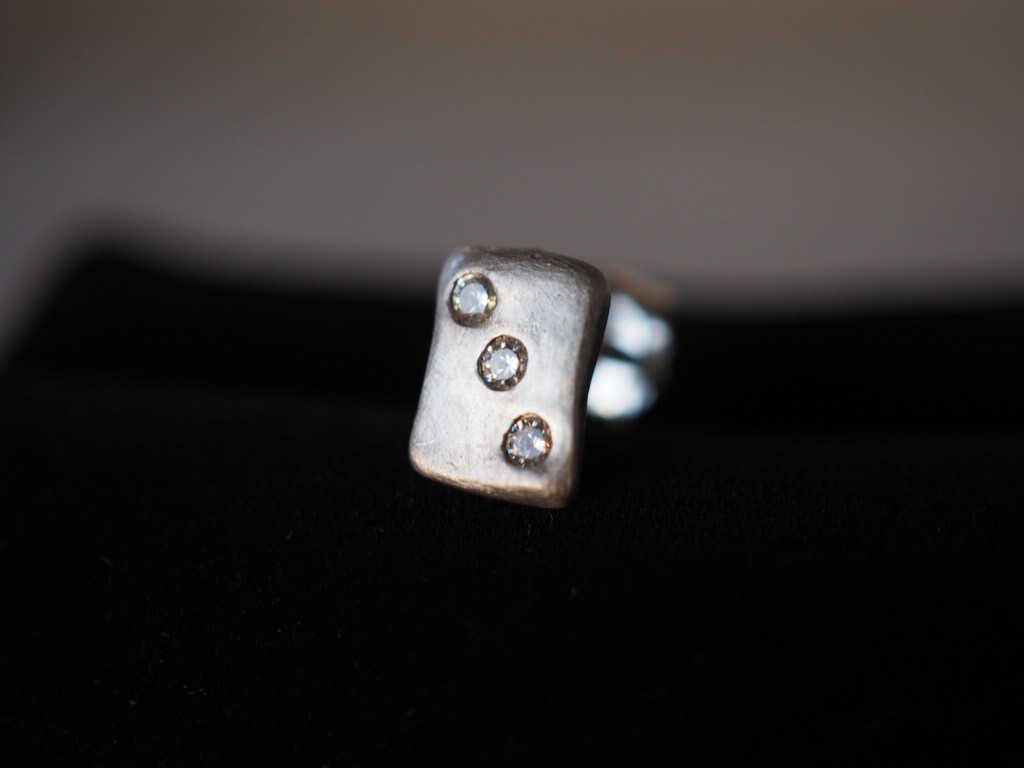 小さなトランプのピアス（シルバー）