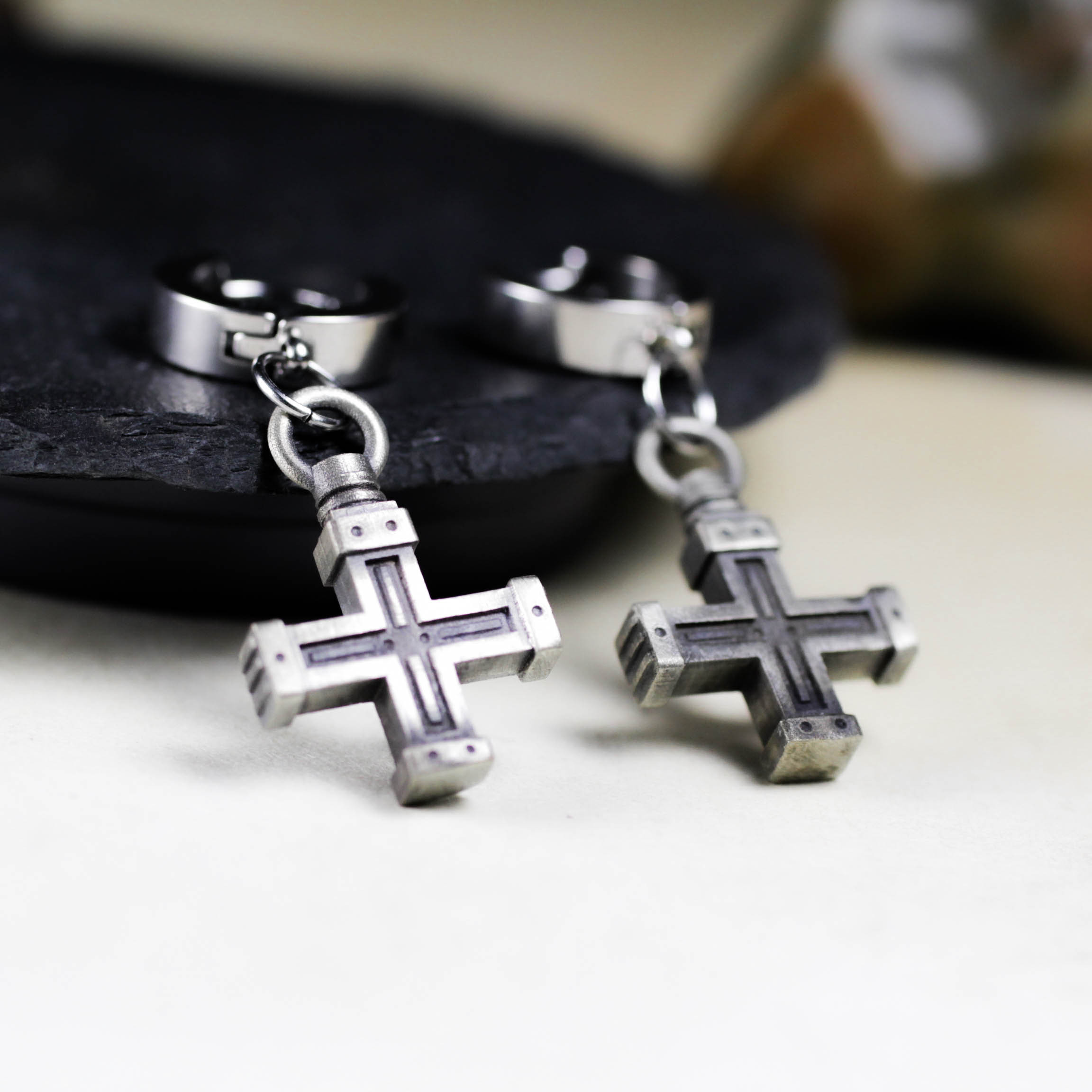 ハンドメイドゴシッククロスダングルイヤリング：スターリングシルバーパンクジュエリー 7,392円