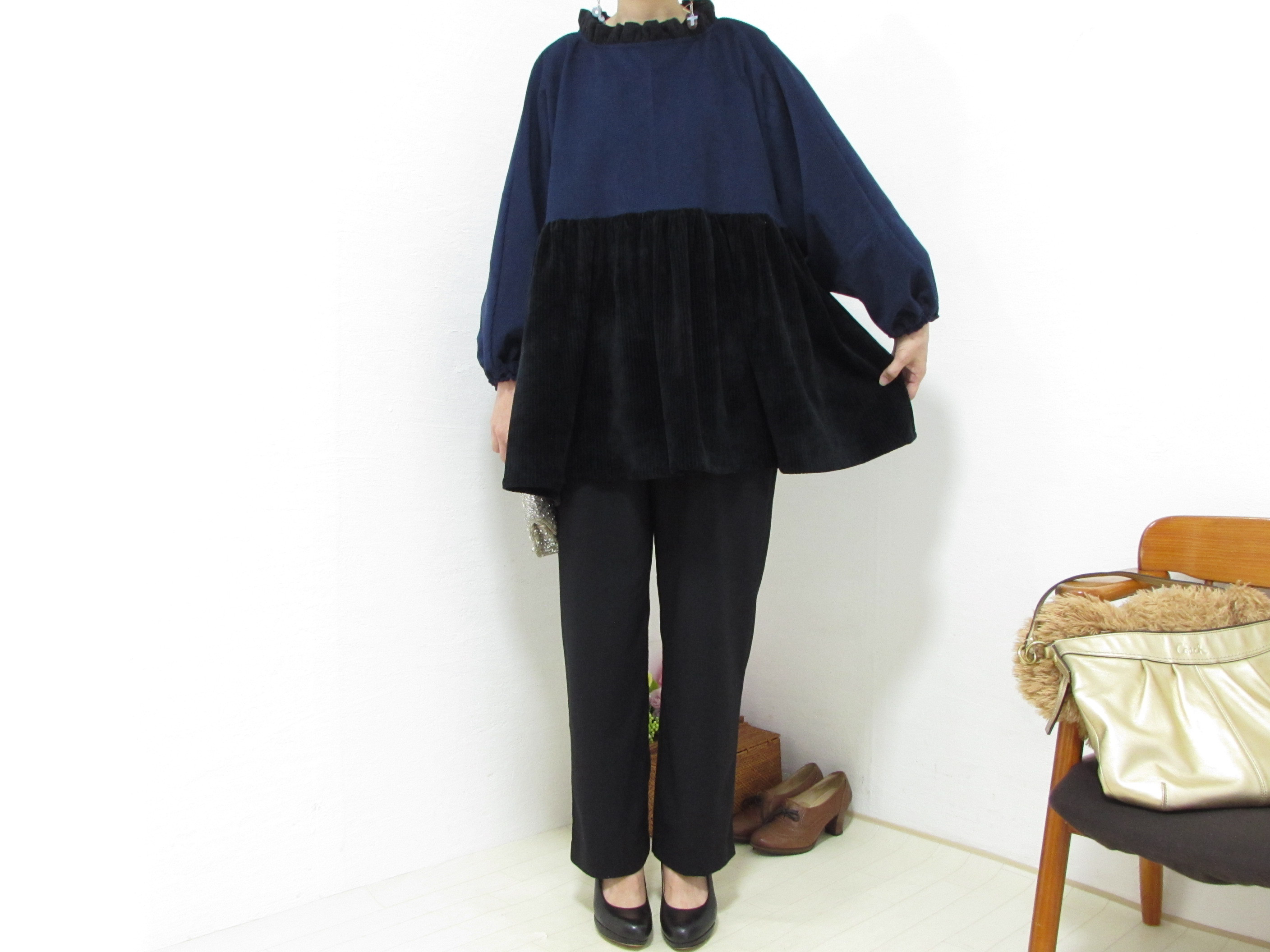 2844ふんわり心地よく冬の夜空を纏う、コーデュロイギャザーブラウス