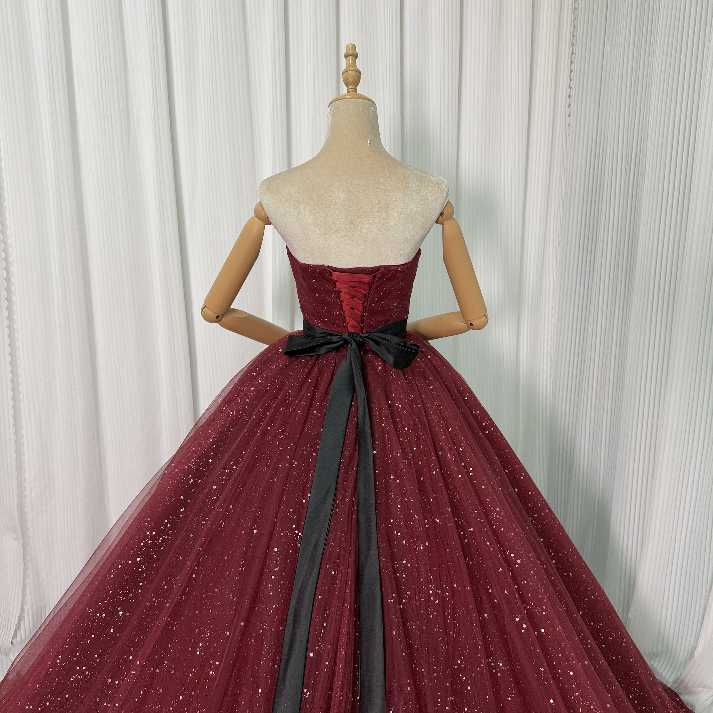 送料無料！カラードレス ワインレッド  ビスチェタイプ キラキラグリッターチュール サッシュベルト ロングトレーン エレ