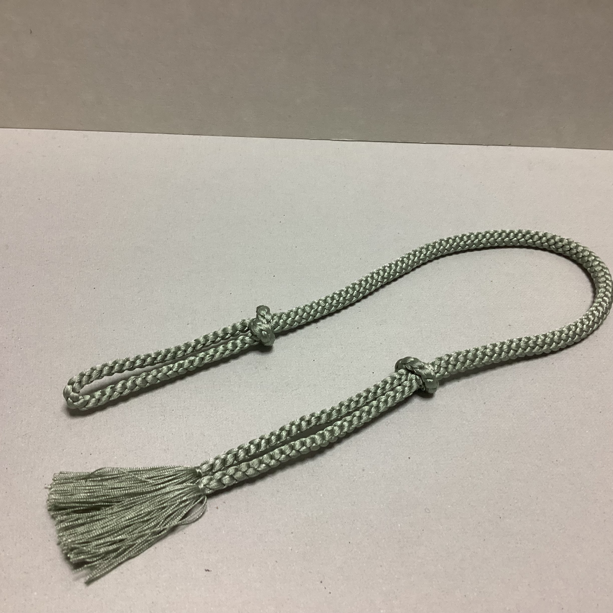 根付けの紐　30cm　5mm穴用の太さ　No.21/100　青磁色　ハンドクラフト　手組み