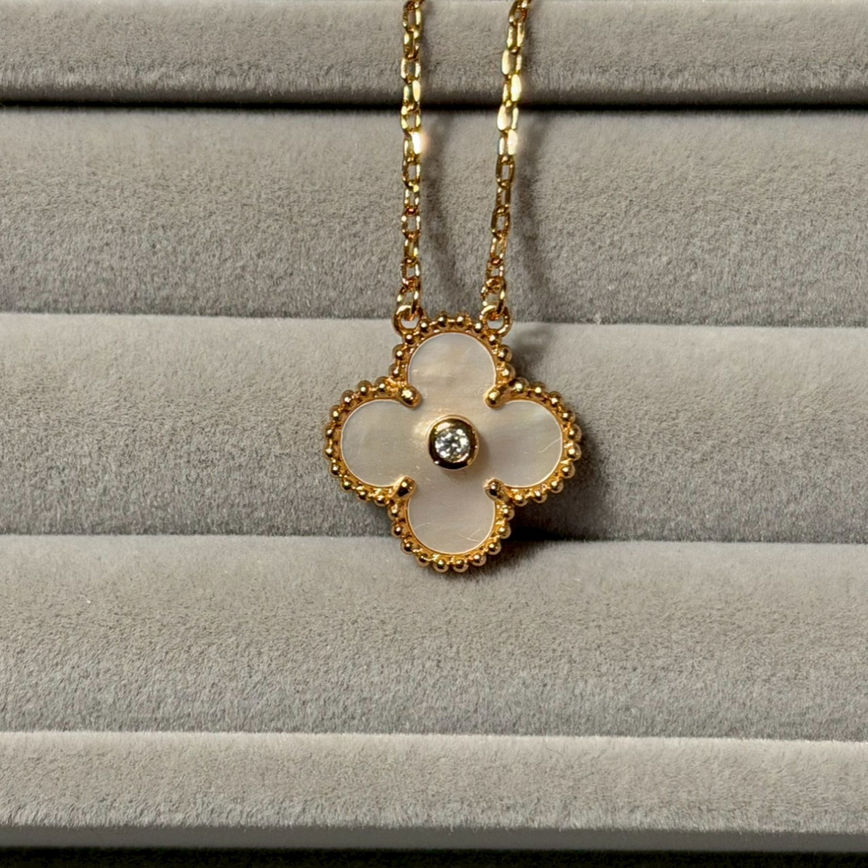 人気 クローバーネックレス マザーオブパール ジルコニア ローズゴールド 18kgf 白蝶貝 フォーマル 卒業式 卒園式