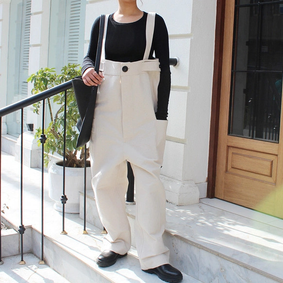 つつむ　ペインターサロペット●生成りキャンバス