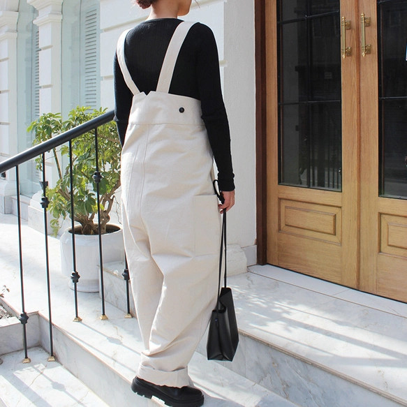 つつむ　ペインターサロペット●生成りキャンバス