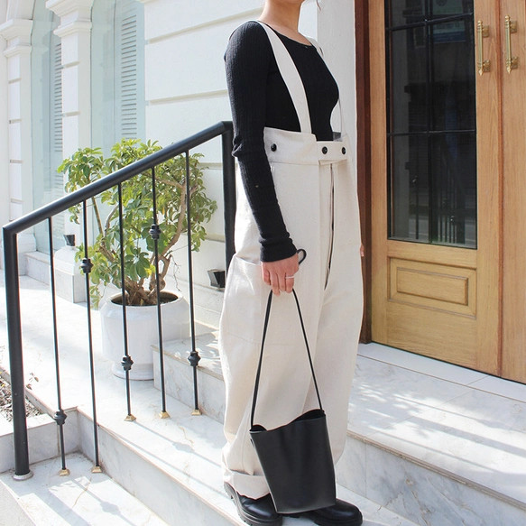 つつむ　ペインターサロペット●生成りキャンバス