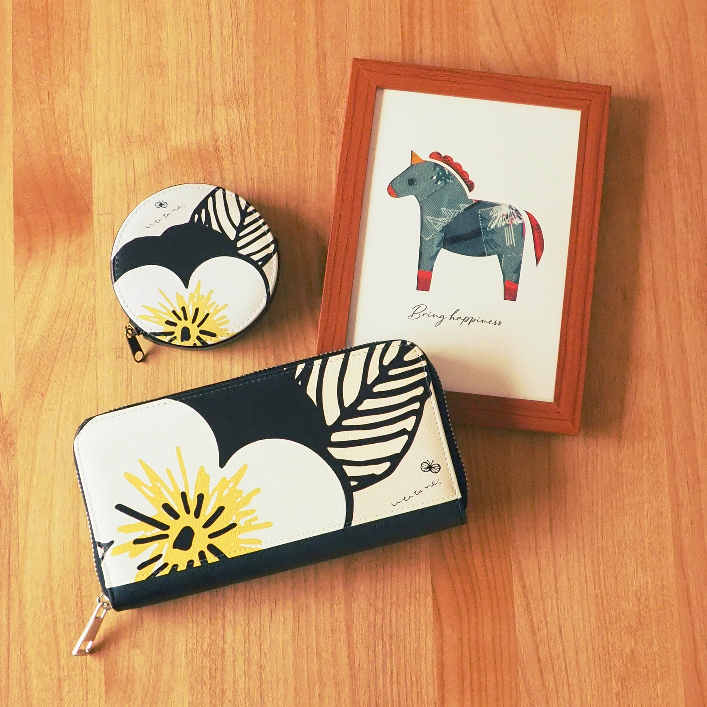 【お買い得福袋】大きなお花と蝶の長財布とミニケース 馬アートのハッピーセット／パンジー